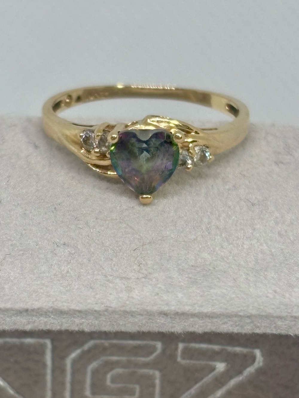 10K Gold Heart-shaped Mystic Topaz Ring, size 7